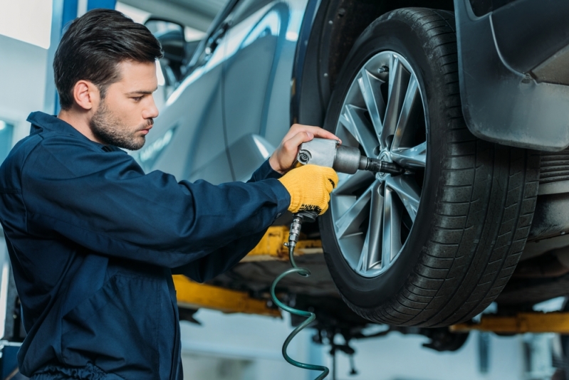 Montagem de Pneu de Diesel Leve Valor Moema - Montagem e Alinhamento de Pneus